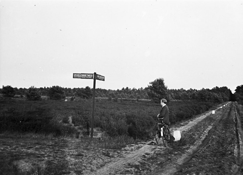 Usselerrietweg hoek Oude Buurserdijk.jpg