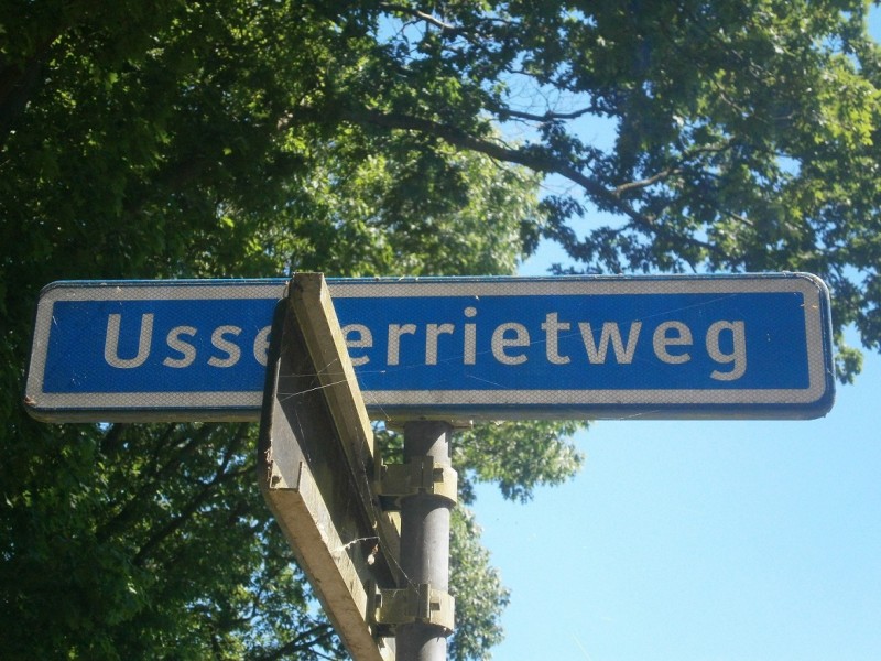 Usselerrietweg straatnaambord.JPG