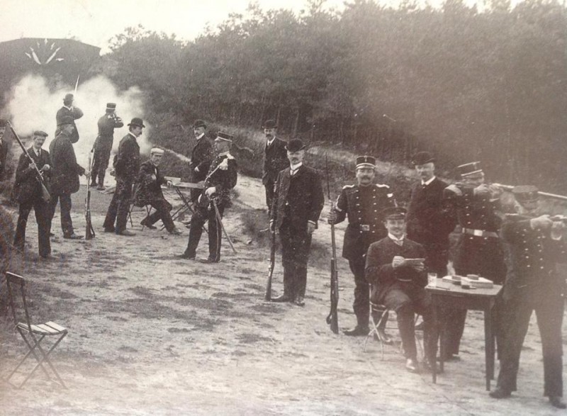 schietbaanweg oefening van de knalvereniging der schutterij1903.jpg