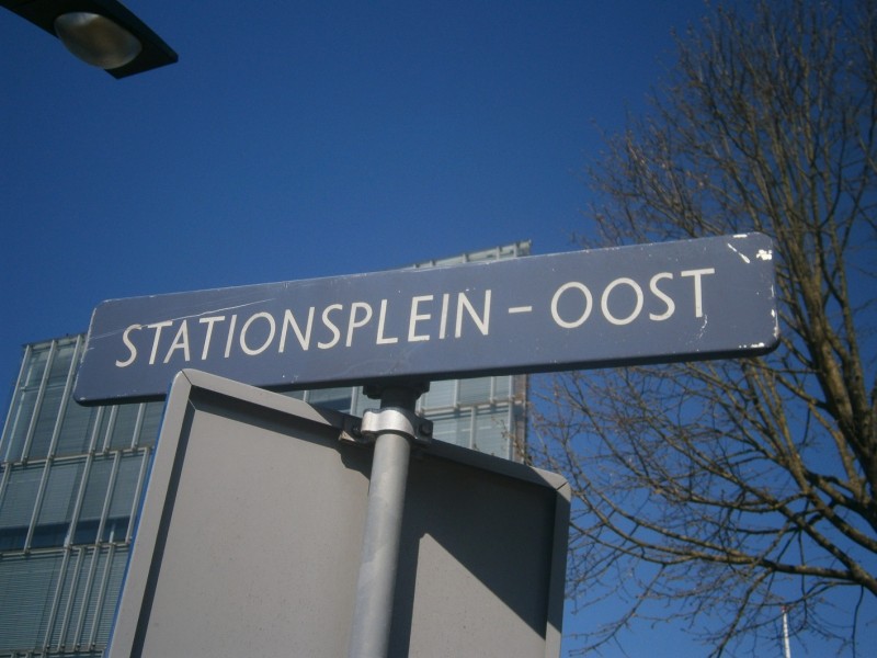 Stationsplein-Oost straatnaambord.JPG