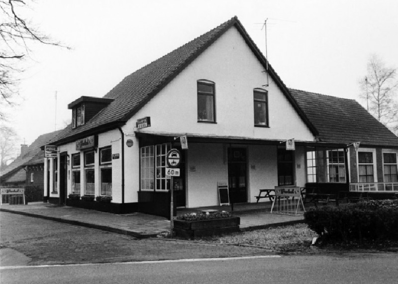 Usselerhofweg 5 Café restaurant Hanninkshof naast makelaardij J.Meerman.jpg