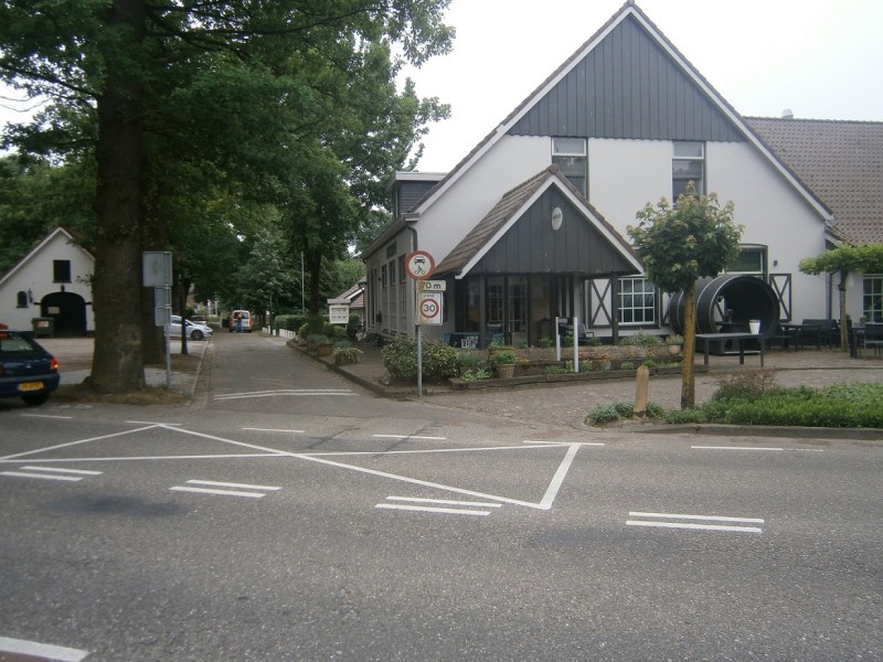 Usselerhofweg vanaf Boekelosestraat richting Haaksbergerstraat.JPG