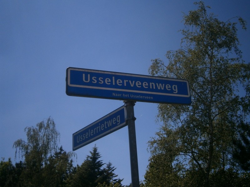 Usselerveenweg straatnaambord (2).JPG