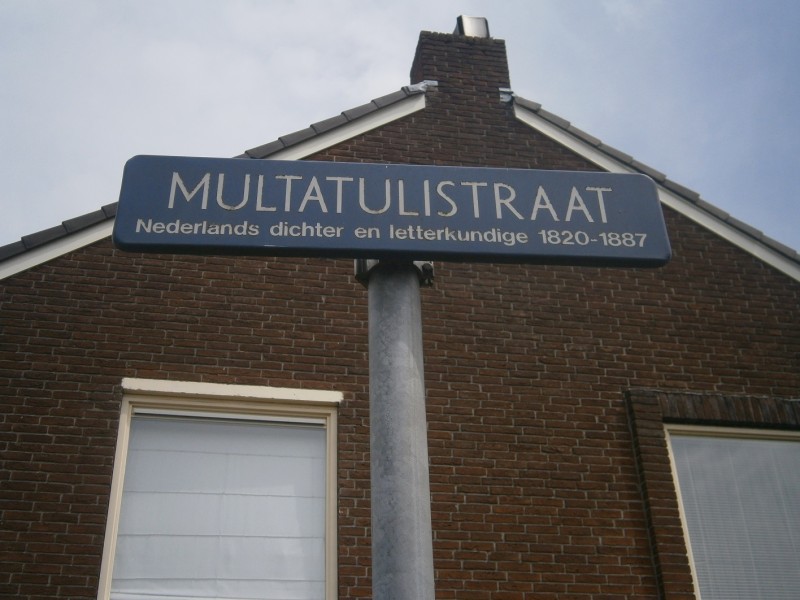 Multatulistraat straatnaambord.JPG
