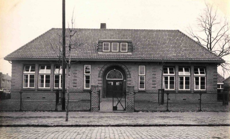 Kerkstraat Glanerbrug St. Gerhardusschool.jpg