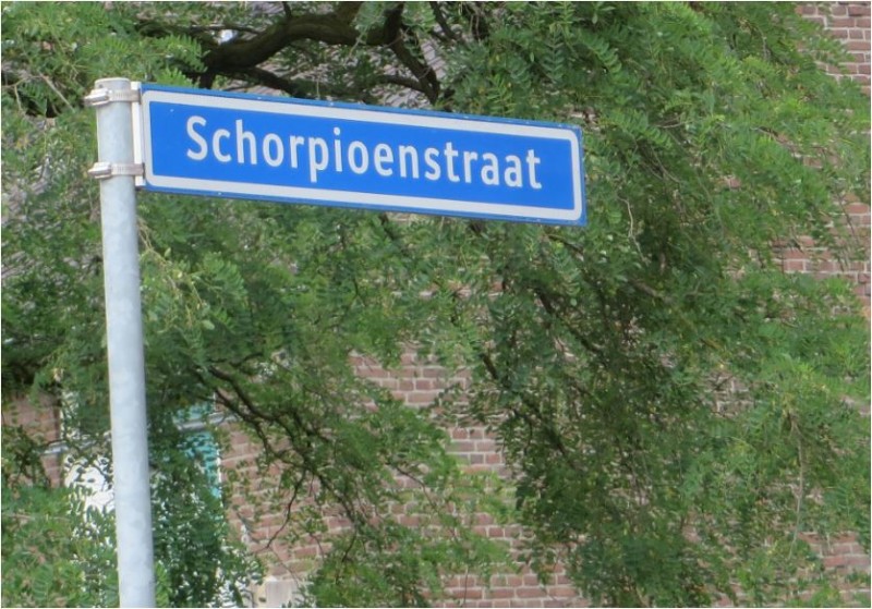 Schorpioenstraat (straatnaambord).JPG