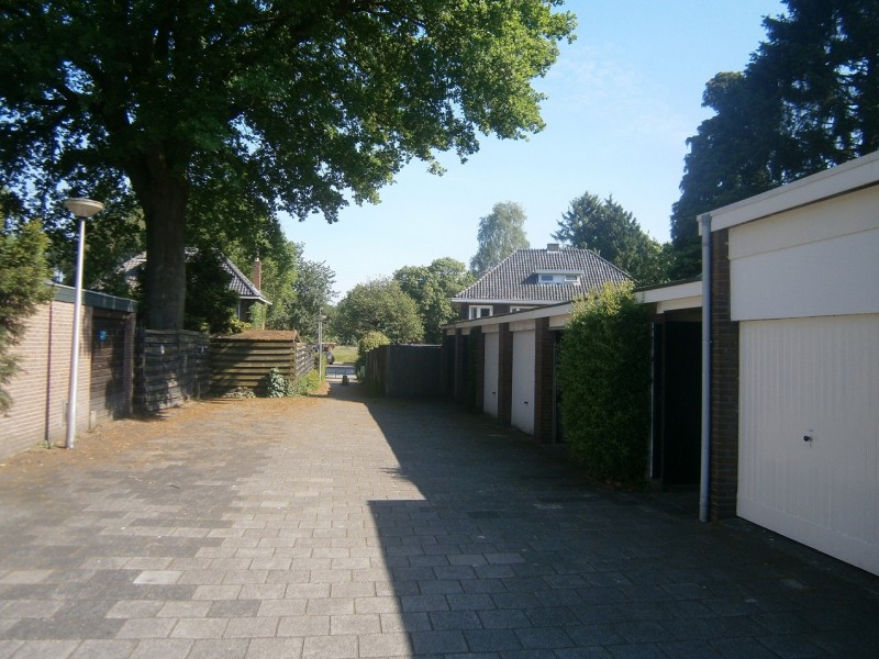 Stadsveldpad richting Bruggertstraat.JPG