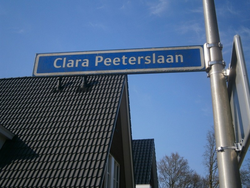Clara Peeterslaan straatnaambord.JPG