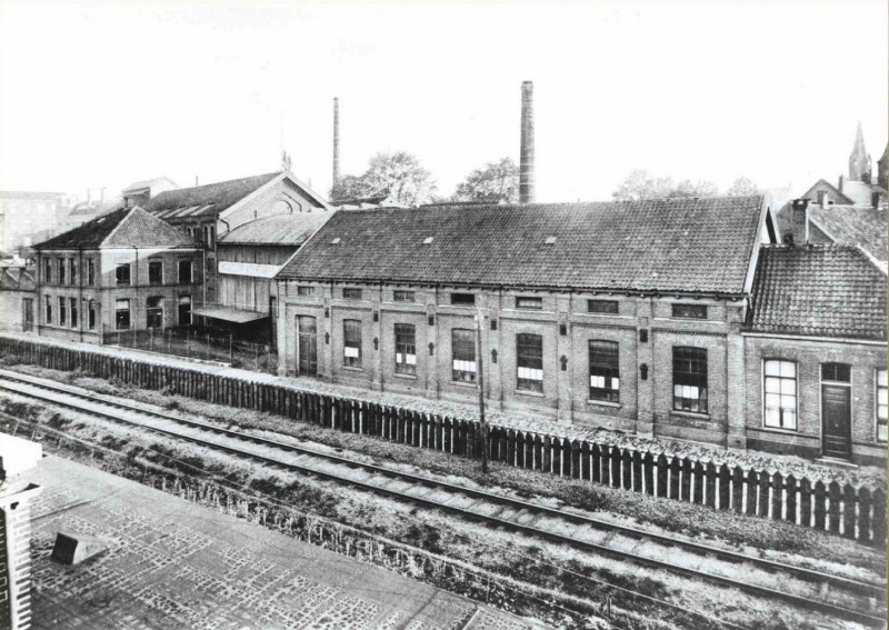 Parallelweg 1920 Zicht op machinefabriek Sepp en spoorlijn..jpg