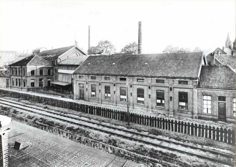Parallelweg 1920 Zicht op machinefabriek Sepp en spoorlijn..jpg