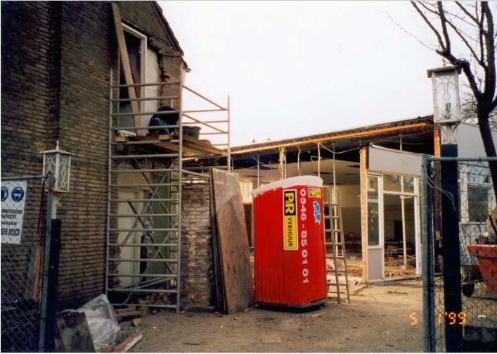 Heidestraat 9 Uitbreiding kerkgebouw Evangelische Gemeente Enschede in de wijk Veldkamp 5-1-1999.jpg