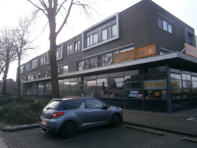 Meindert Hobbemastraat bibliotheek 12-2-2017.JPG