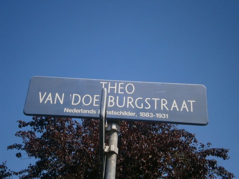 Theo van Doesburgstraat straatnaambord .JPG
