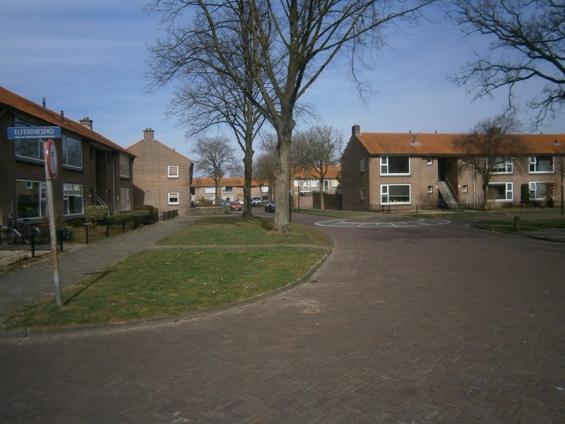 J.H.W. Robersstraat hoek Elferinkspad.JPG