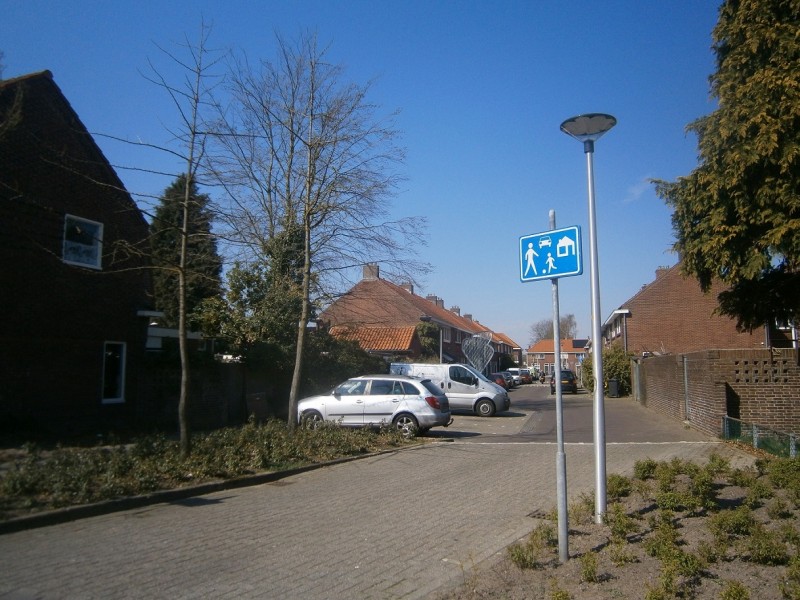 Tarwestraat vanaf Wicher Nijkampstraat.JPG