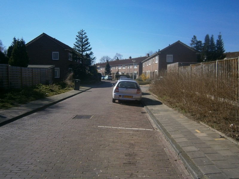 Warmoesstraat vanaf Wicher Nijkampstraat.JPG
