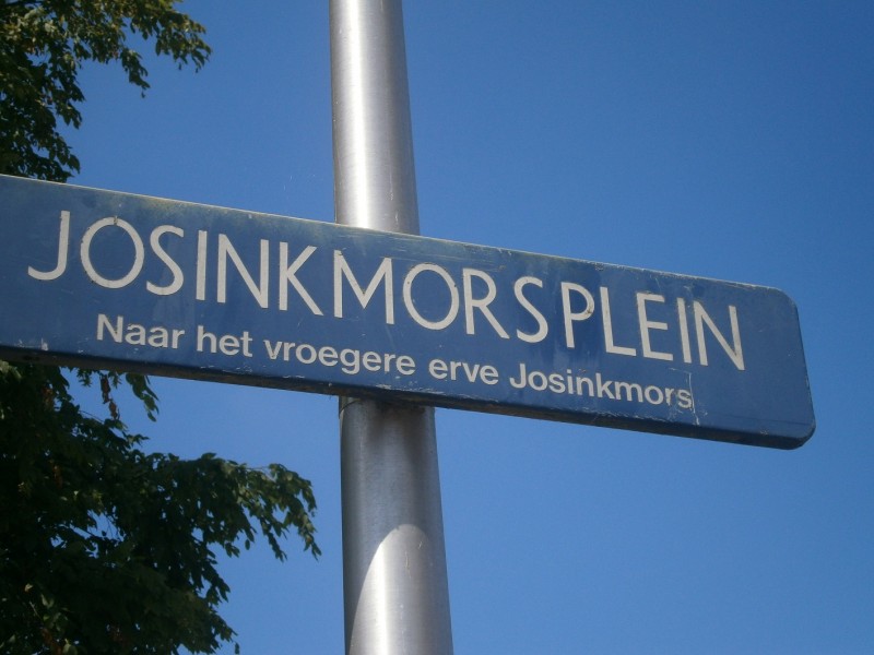 Josinkmorsplein straatnaambord.JPG