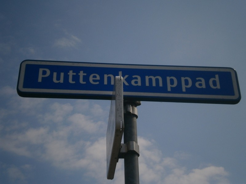 Puttenkamppad straatnaambord .JPG