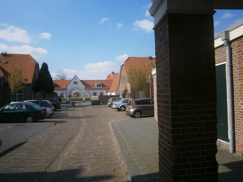 Spinnerplein vanaf Haaksbergerstraat.JPG