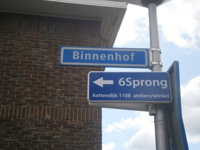 Binnenhof straatnaambord (2).JPG