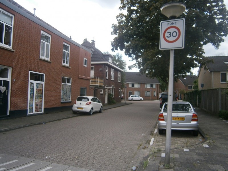 Landstraat vanaf Deurningerstraat richting Drienerweg.JPG