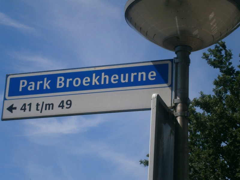 Park Broekheurne straatnaambord.JPG