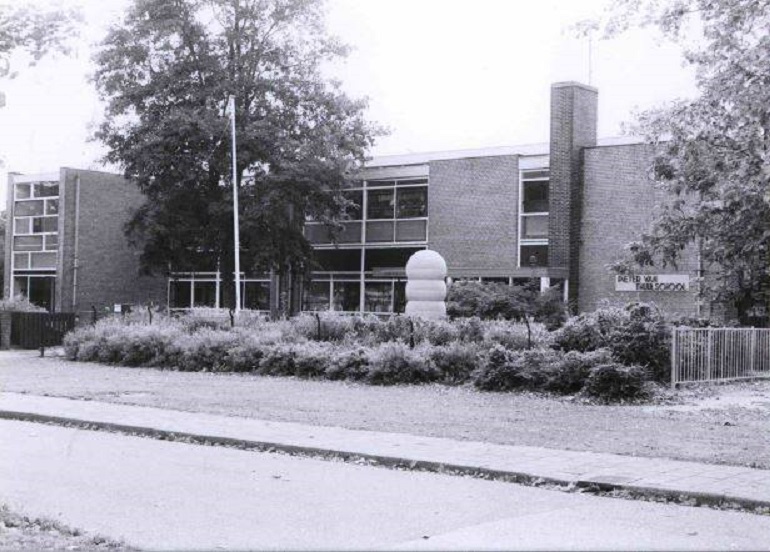 Noordhollandstraat 20 Pieter van thuylschool 1985.jpg