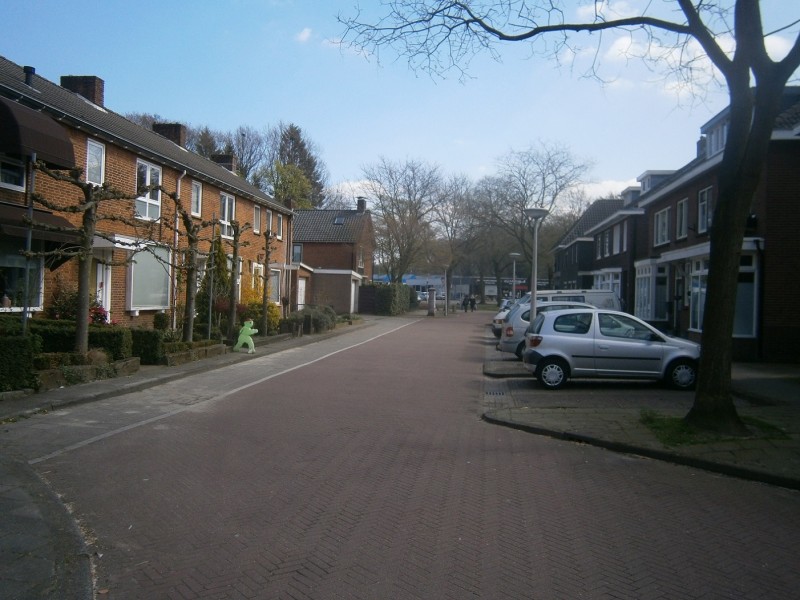Zuiderstraat hoek Sint Janstraat richting Burg. van Veenlaan.JPG
