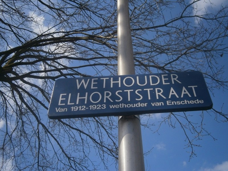 Wethouder Elhorststraat straatnaambord.JPG