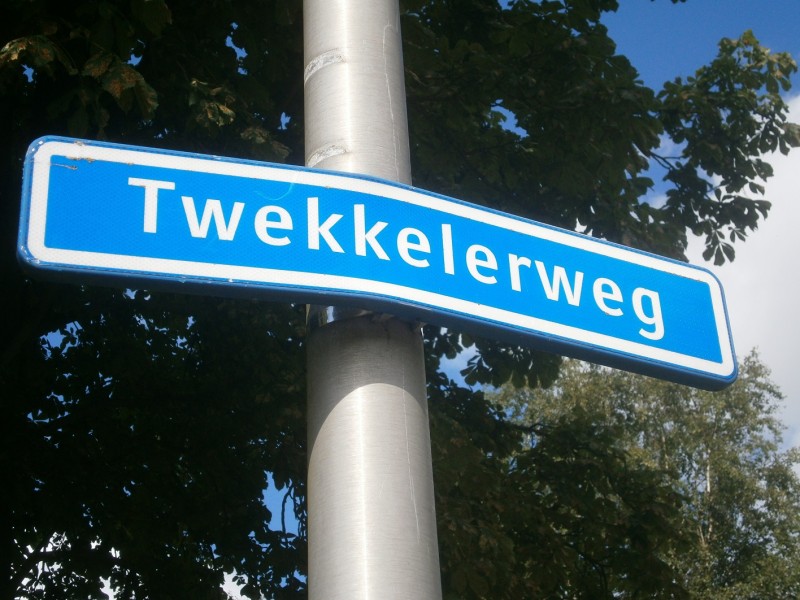 Twekkelerweg straatnaambord.JPG