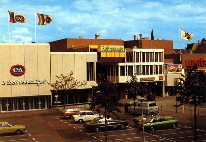 van Heekplein Hofpassage C & A.jpg