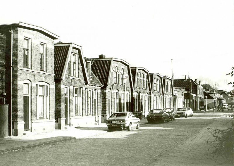 Tubantiastraat Zicht richting Tubantiasingel 8-11-1981.jpg