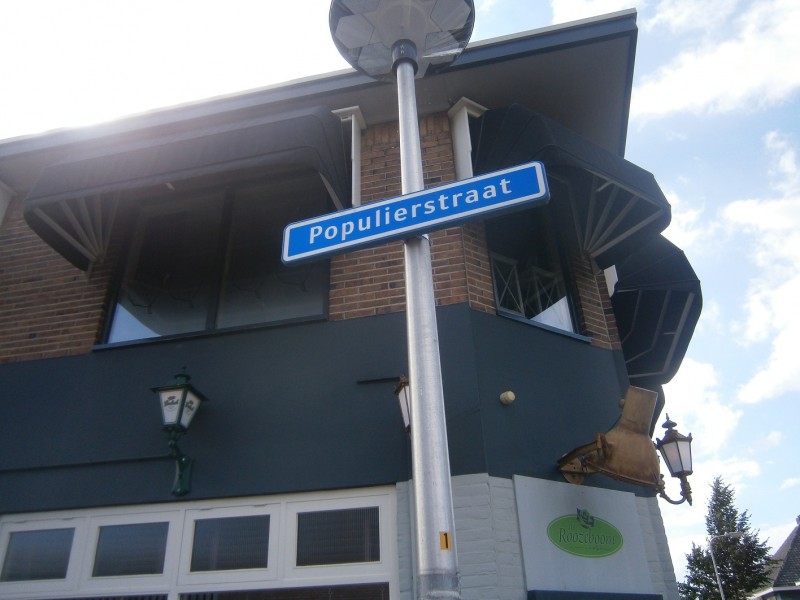 Populierstraat straatnaambord.JPG