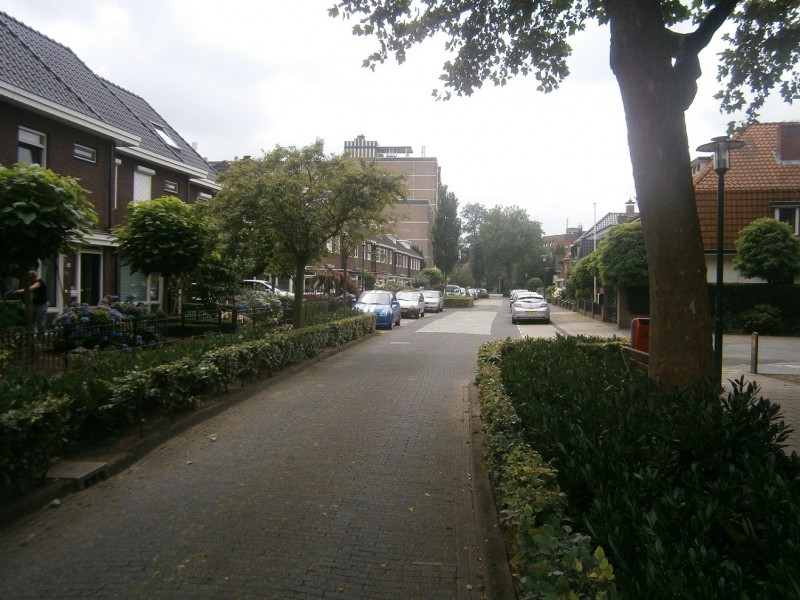 Kneedweg richting Espoortstraat.JPG