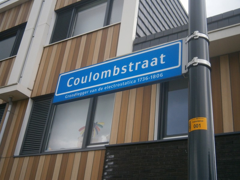 Coulombstraat straatnaambord.JPG