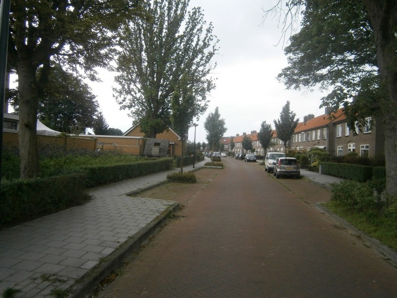 Christiaan Huygensstraat vanaf Drebbelstraat.JPG