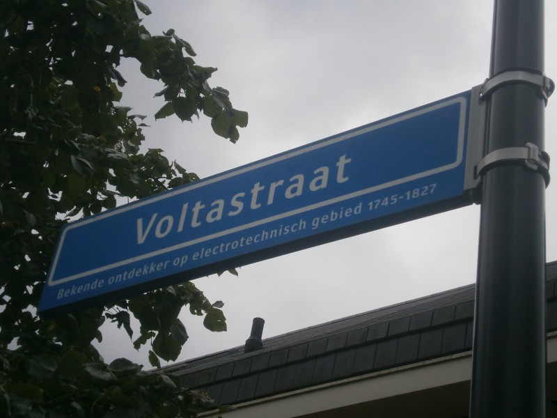 Voltastraat straatnaambord.JPG