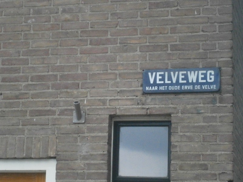 Velveweg straatnaambord (4).JPG