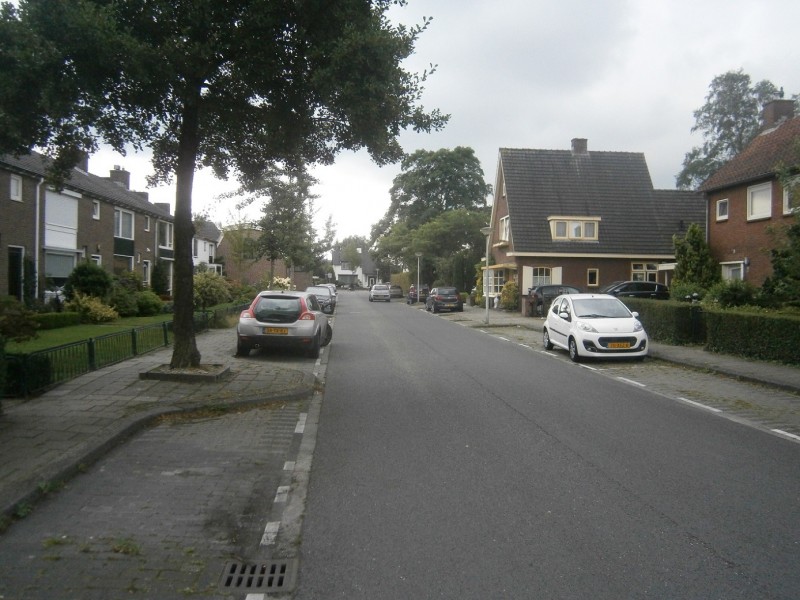 Slotzichtweg vanaf Velveweg richting Gronausestraat.JPG