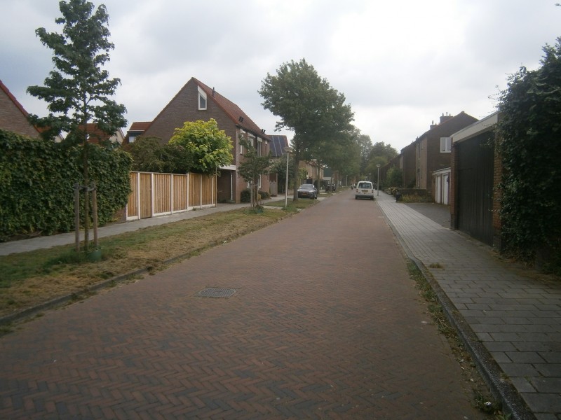 Van Musschenbroekstraat vanaf Oostveenweg.JPG
