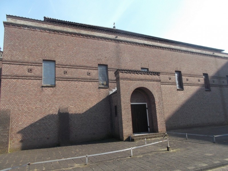 Watermanstraat zijkant St. Pauluskerk.JPG