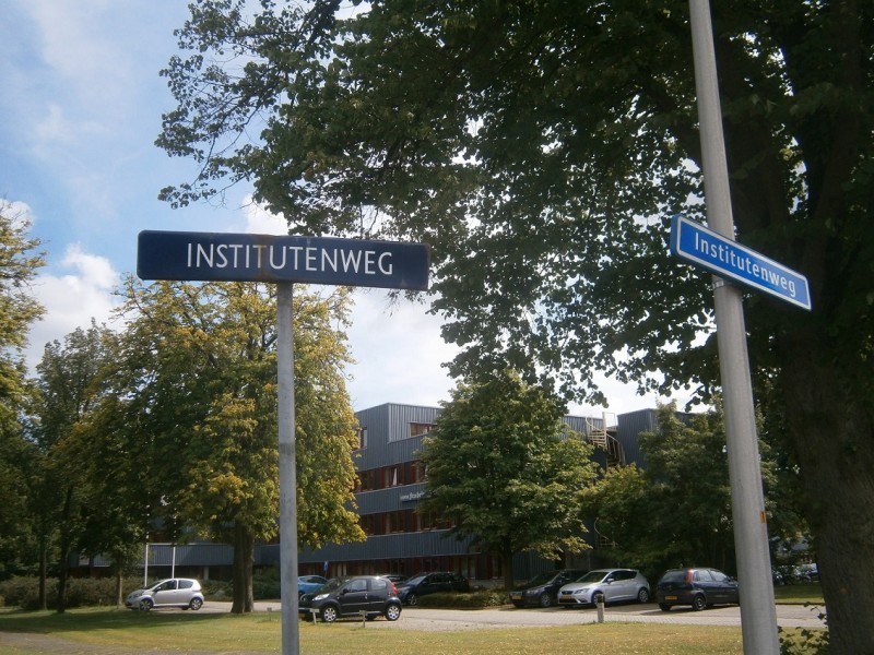 Institutenweg straatnaambord.JPG
