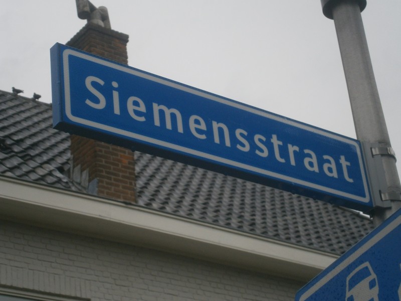 Siemensstraat straatnaambord (2).JPG