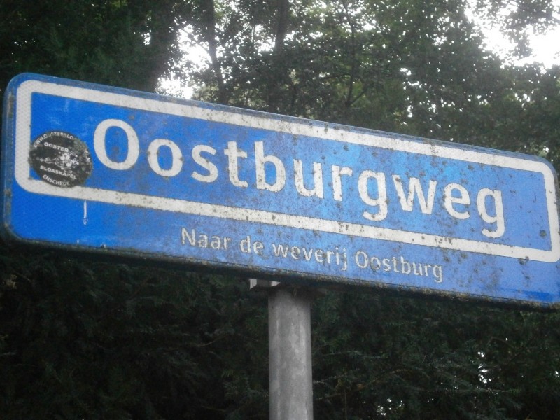 Oostburgweg straatnaambord (2).JPG
