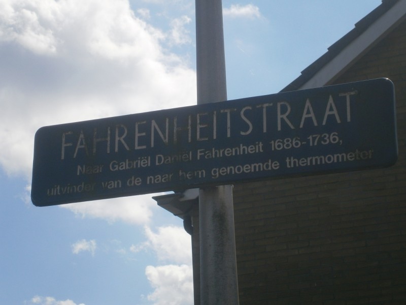 Fahrenheitstraat straatnaambord.JPG