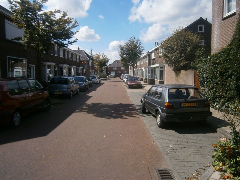 Van Heutzstraat vanaf Heutinkstraat.JPG