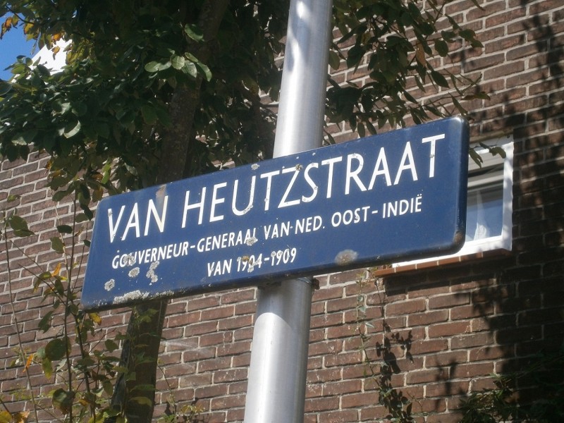 Van Heutzstraat straatnaambord.JPG
