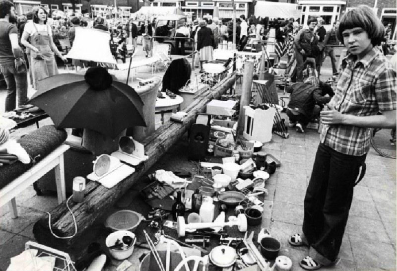 Vam Heutzplein rommelmarkt 23-5-1978.jpg