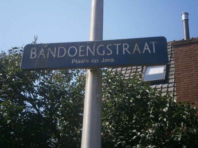 Bandoengstraat straatnaambord.JPG