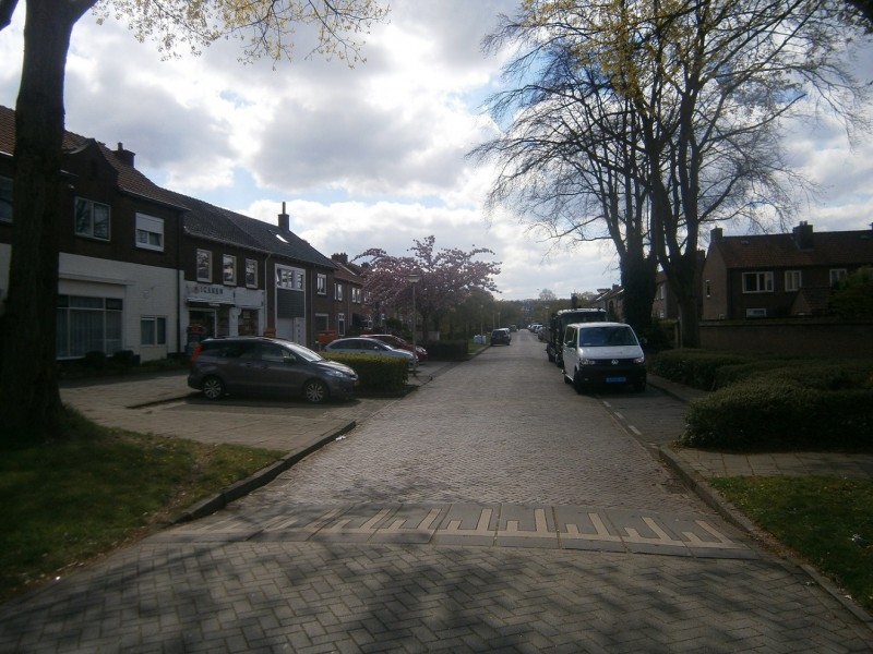 Malangstraat richting J.J. van Deinselaan.JPG